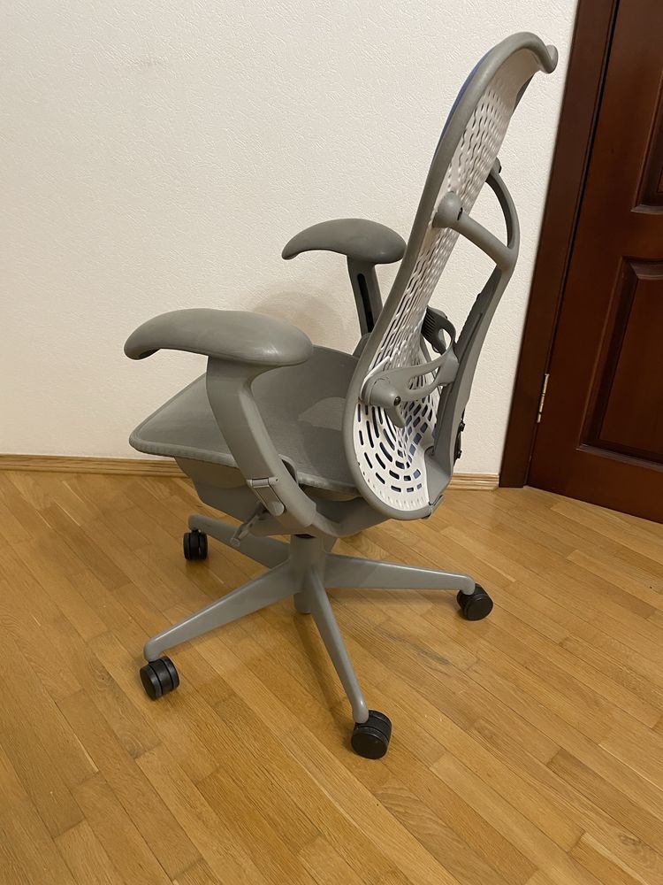 крісло Herman Miller Aeron mirra