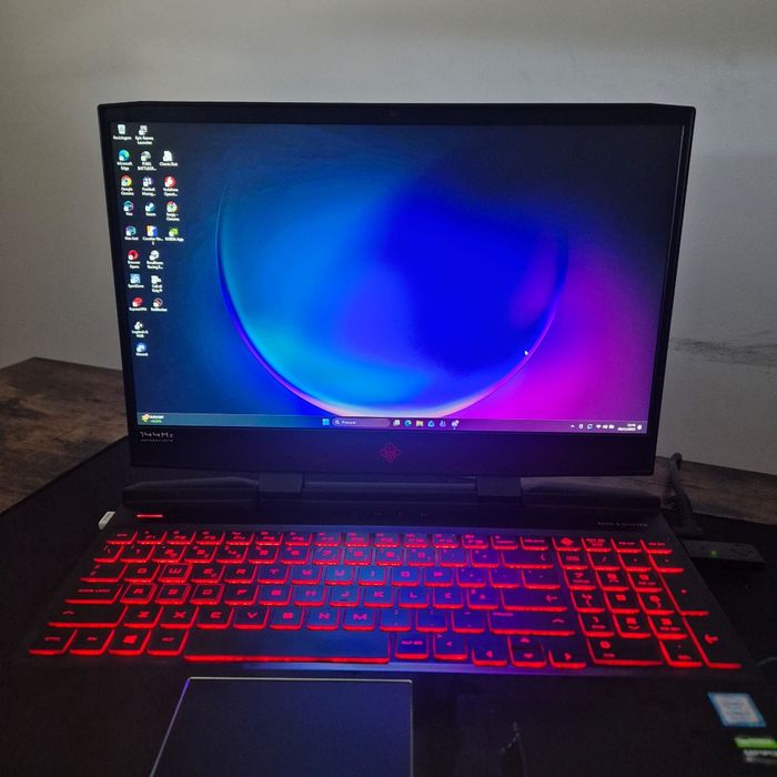 Portátil Gaming HP OMEN (Intel Core i7-8750H - NVIDIA GeForce GTX 2060