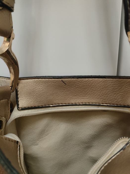 Torebka Guess z doczepianym paskiem