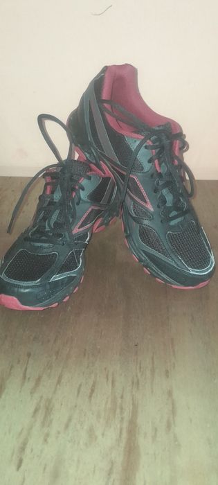 Продам кроси Reebok