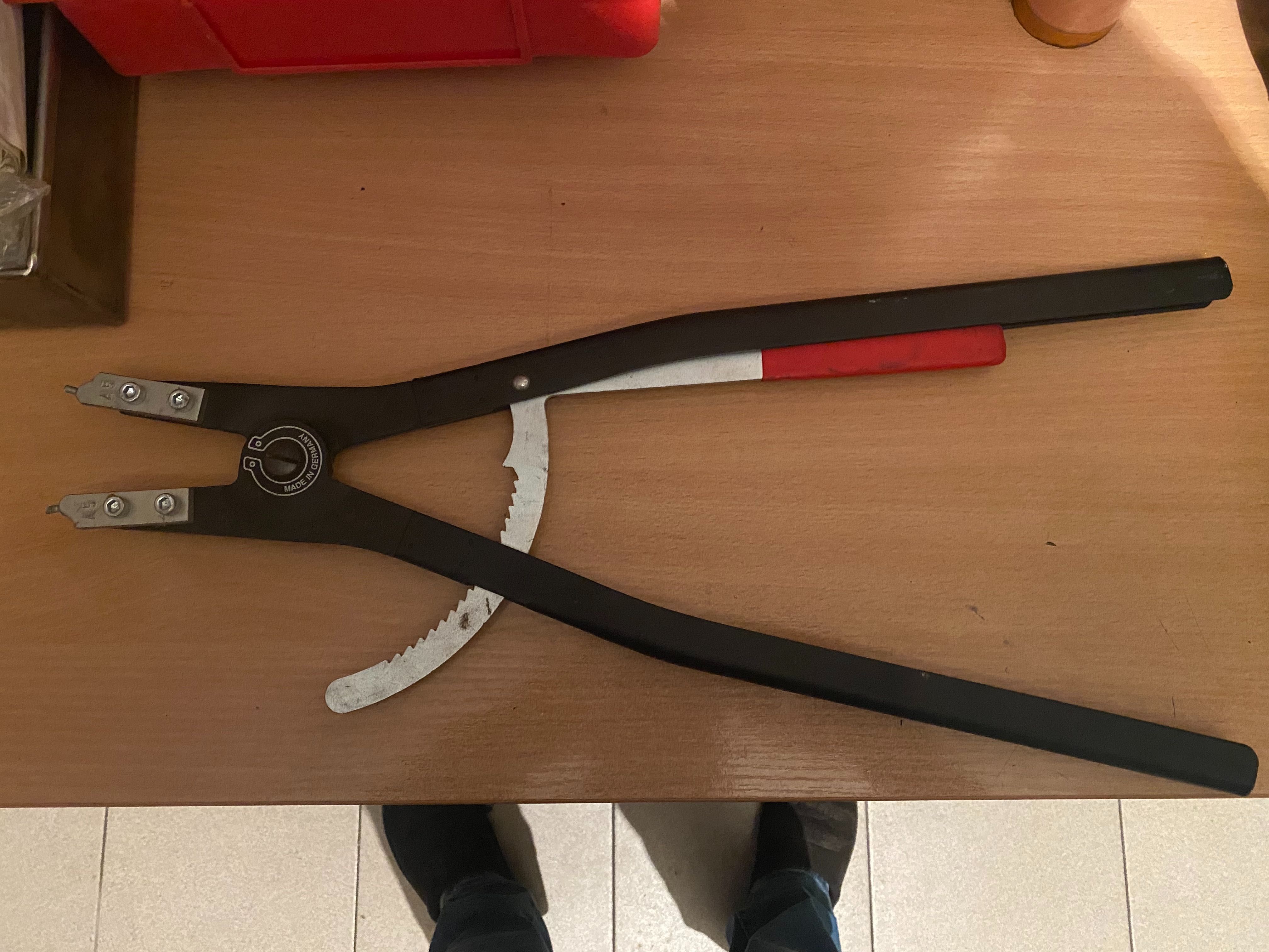 Szczypce do dużych pierścieni segera osadczych Knipex