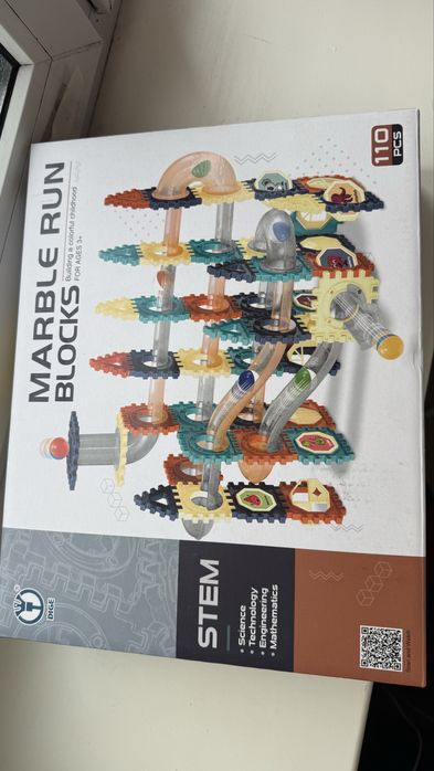 Дитячий трьох поверховий конструктор