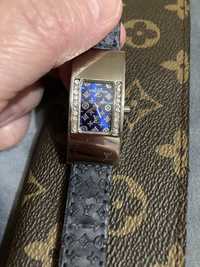 Часы женские Louis Vuitton 4628HS200L в комплекте с чехлом
