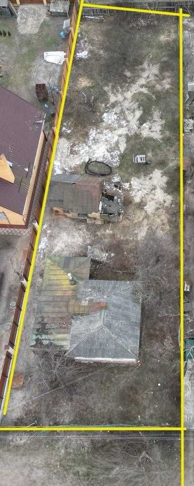 Продам земельну ділянку з будинком, в центрі міста