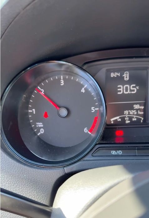 Volkswagen Polo 1.4 TDI Comercial 2L – Económico e Fiável