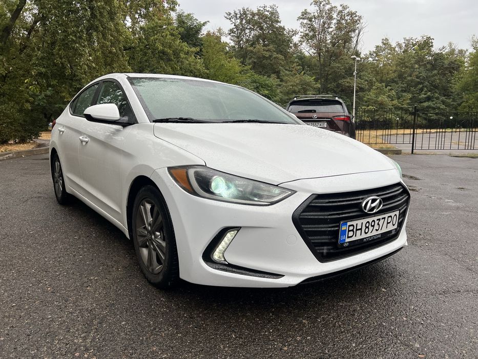 Hyundai Elantra 2016 год Автомат