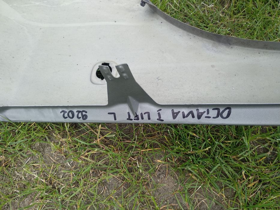 Błotnik lewy przód Skoda Octavia I kolor 9202