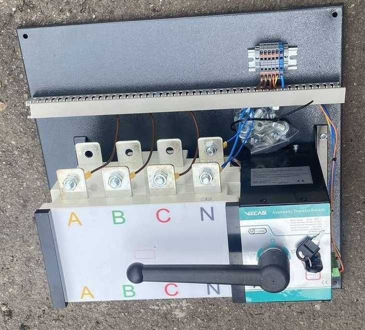 Устройство автоматического ввода резерва АВР 630A 4 полюса STQ5