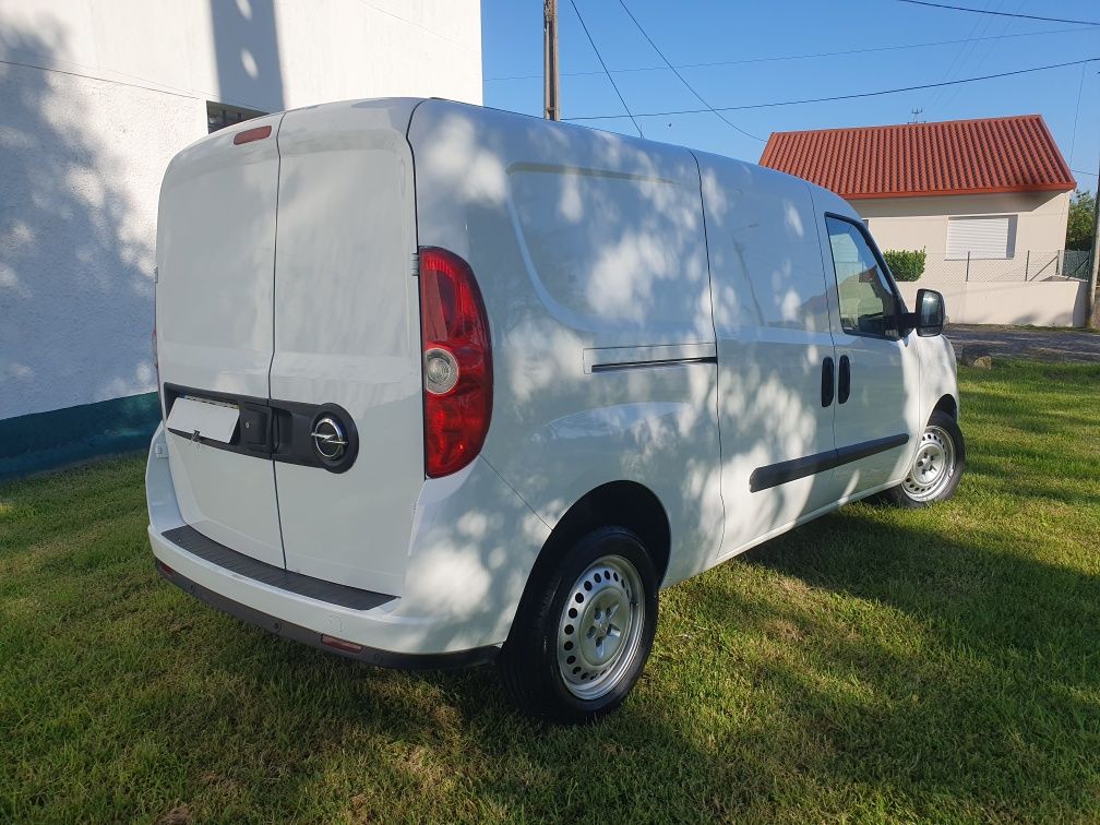 Opel Combo D 1.6 Cdti Impecável