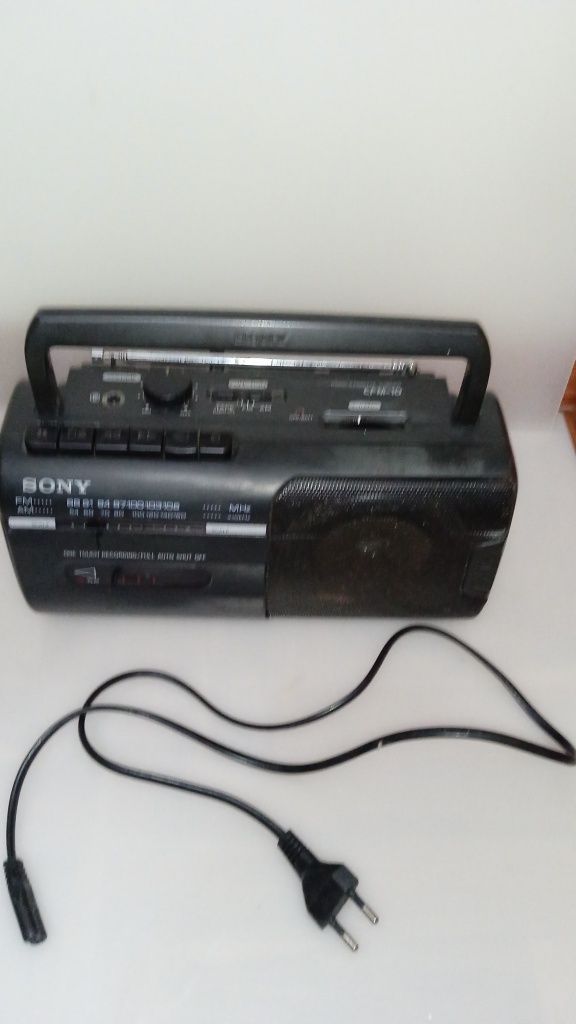 Rádio Cassete Sony CFM-10