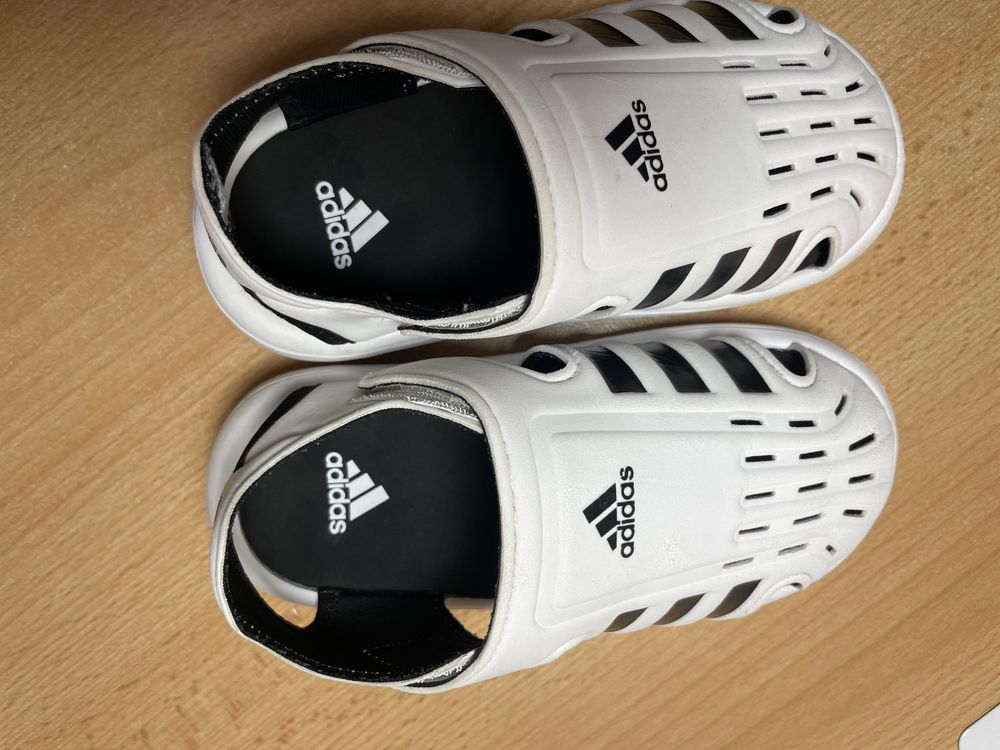 Adidas сандалії розмір 28