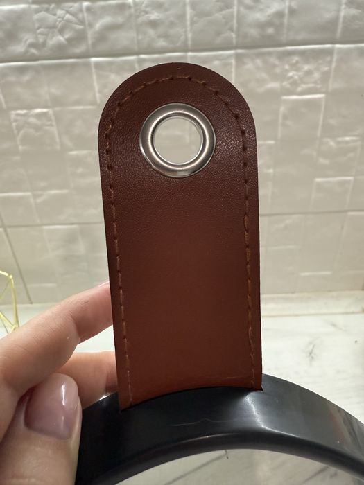 Дзеркало грушевидної форми