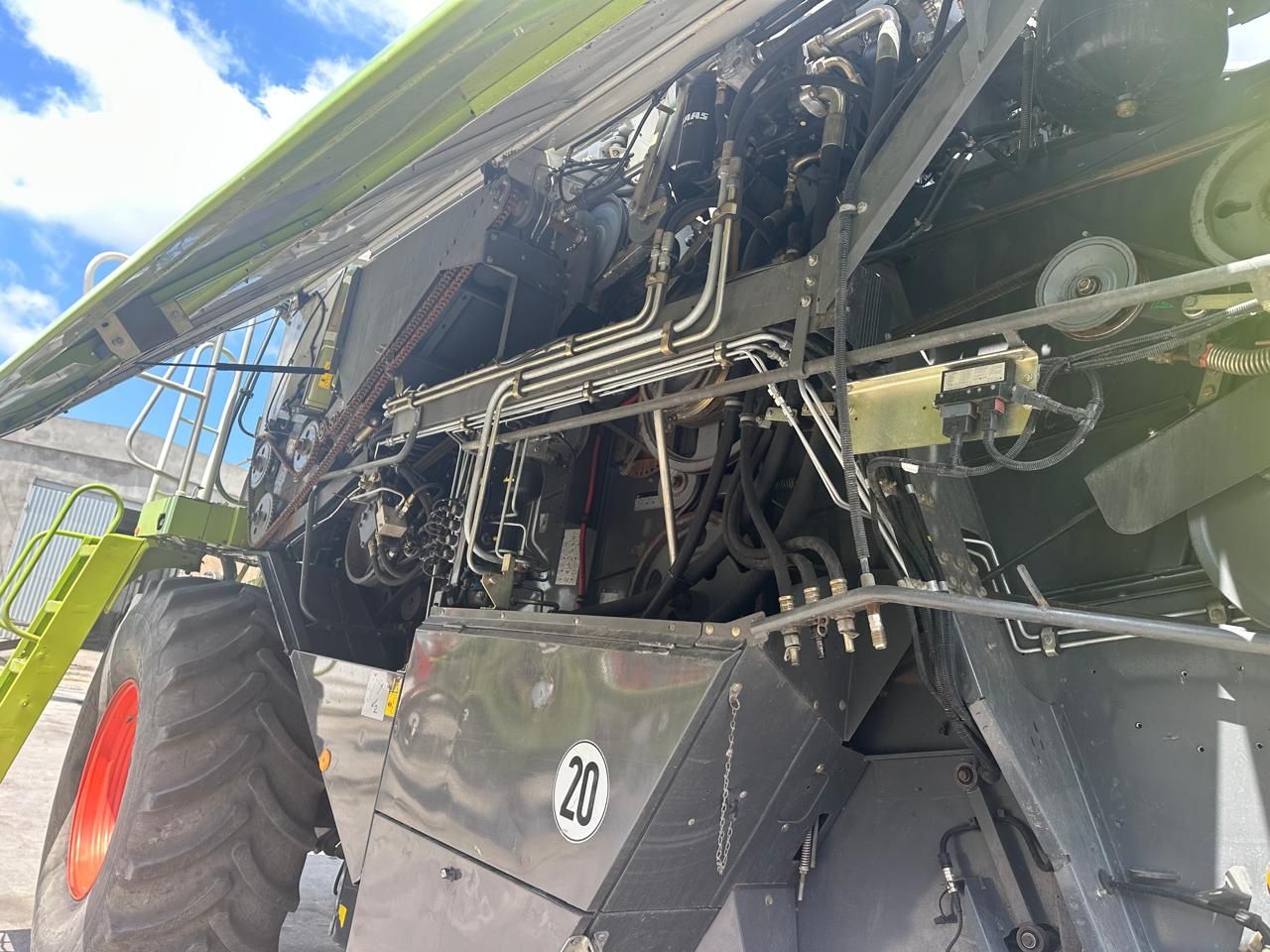 Комбайн Claas Lexion 560