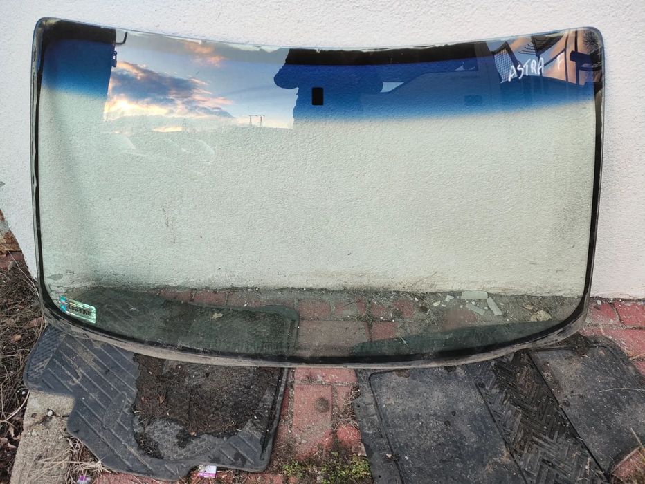 Szyba przednia czołowa Opel Astra F