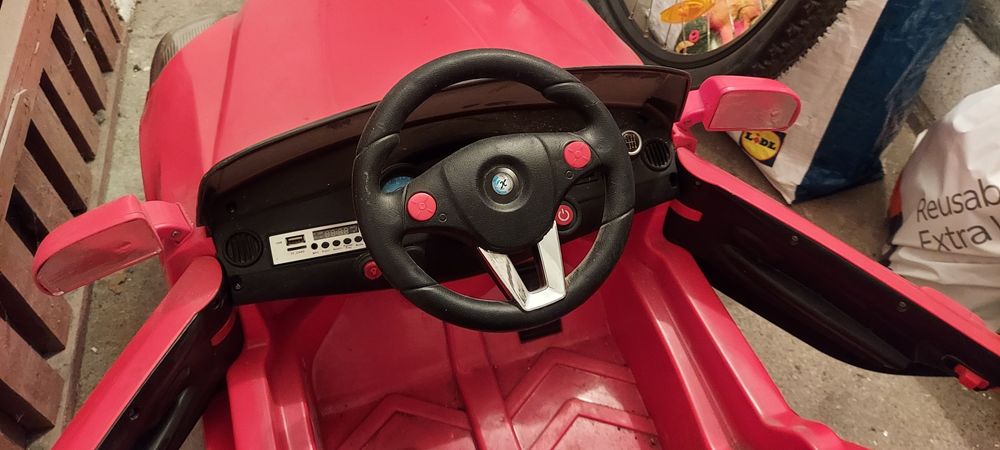 Samochód elektryczny dla dziecka na pilota