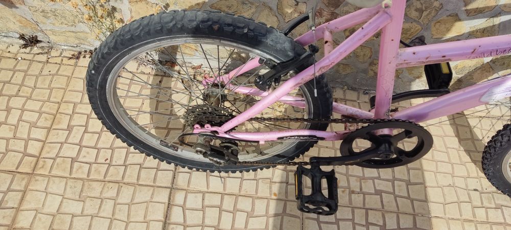 Bicicleta de menina roda 24 mudanças a funcionar pefeitamente