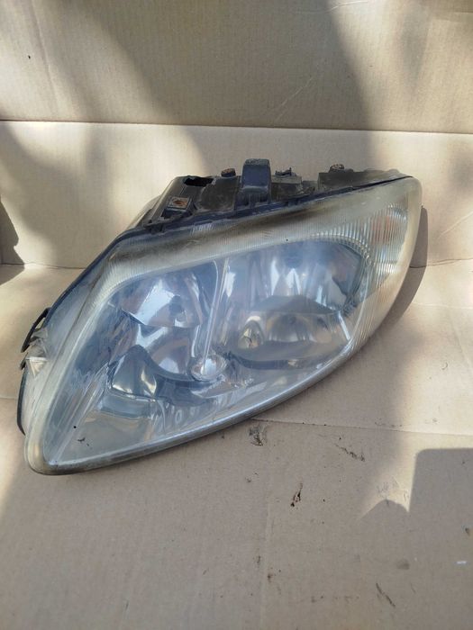 Фари передні Додж Dodge Caravan 4 Chrysler Voyager 4 (2001-2007)