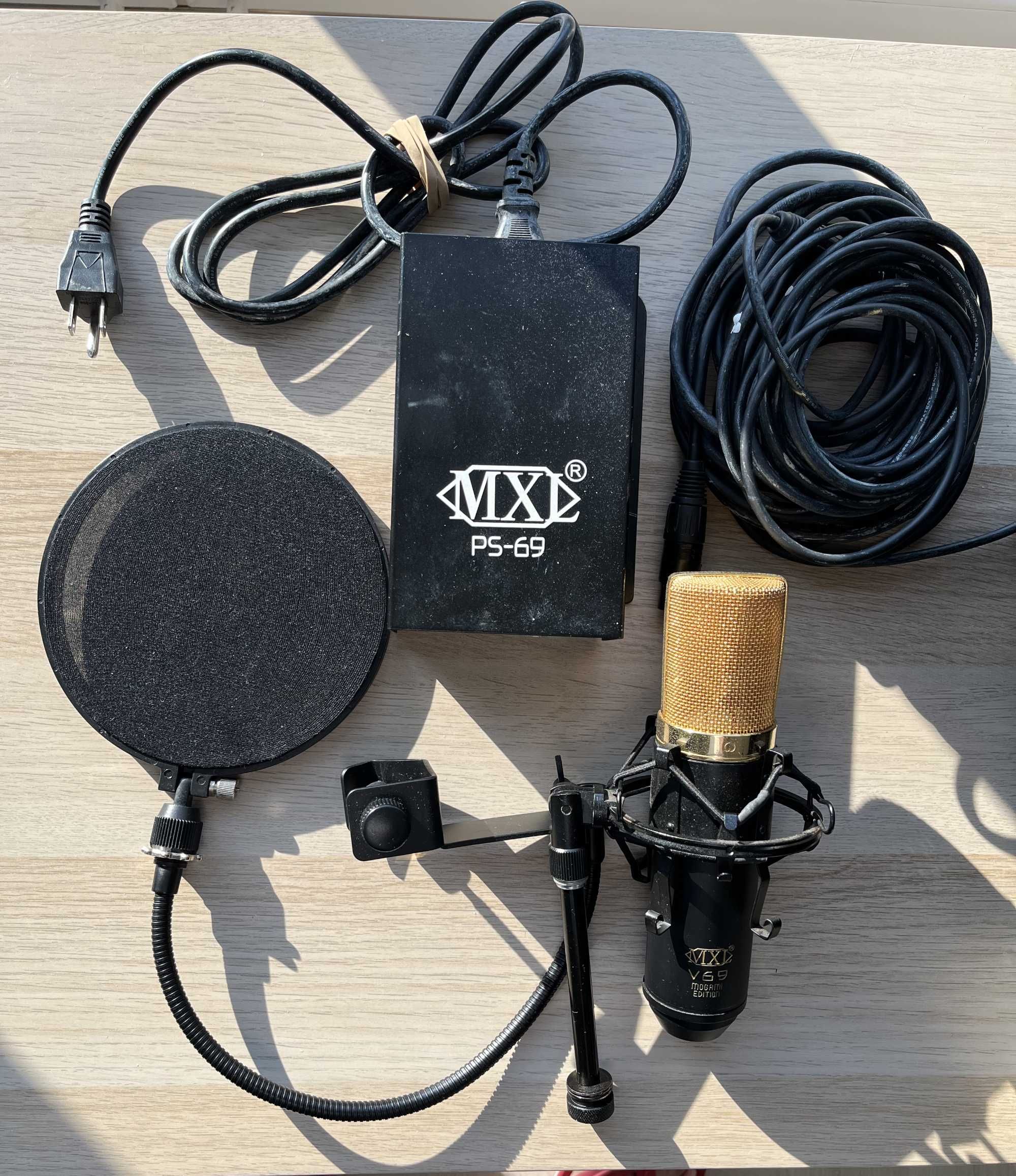 MXL V69M - Mikrofon lampowy + ekran akustyczny