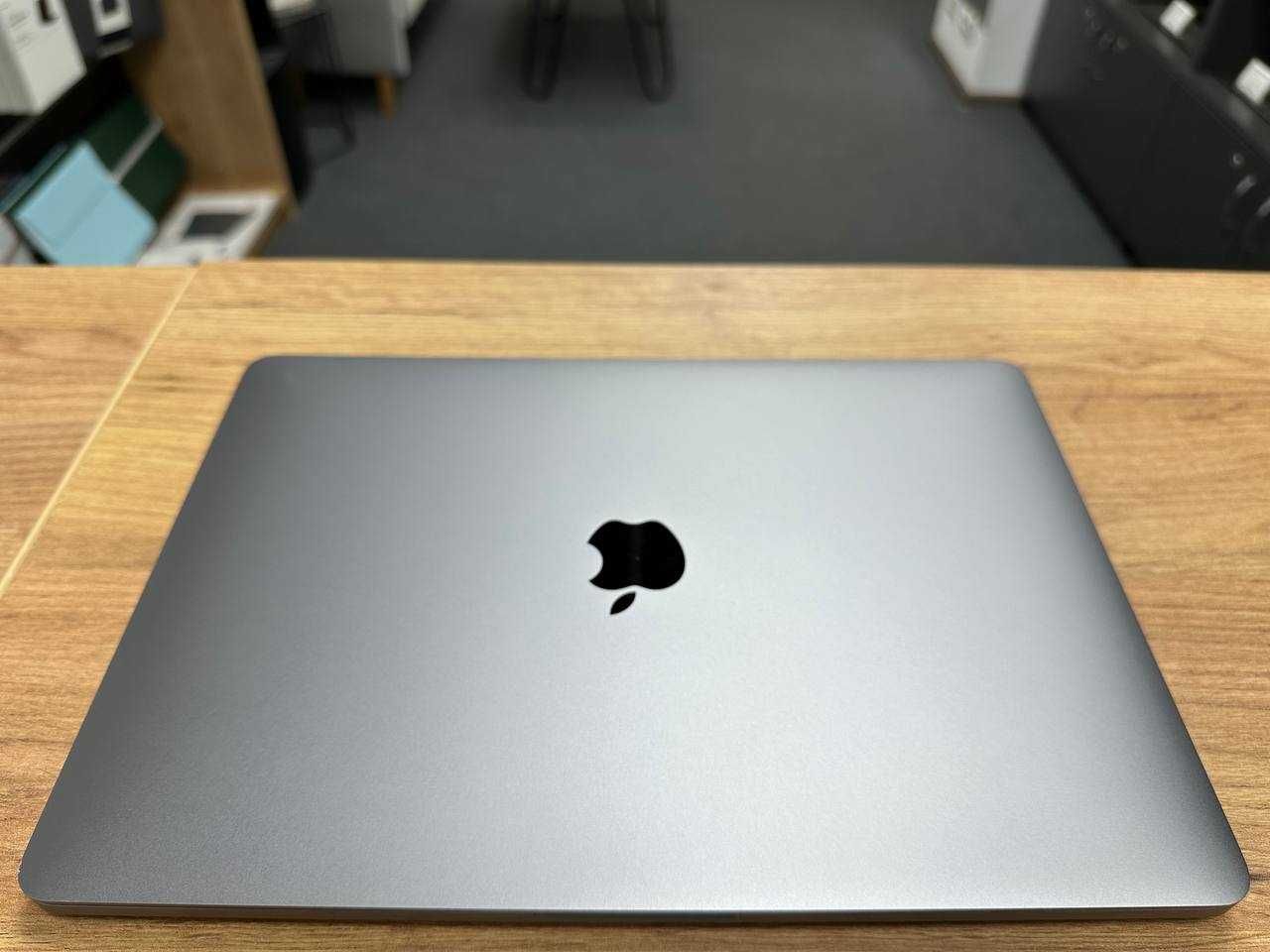 MacBook Pro 2020 M1 Гарантія! M1|8|512 Макбук Стан нового 25 циклів