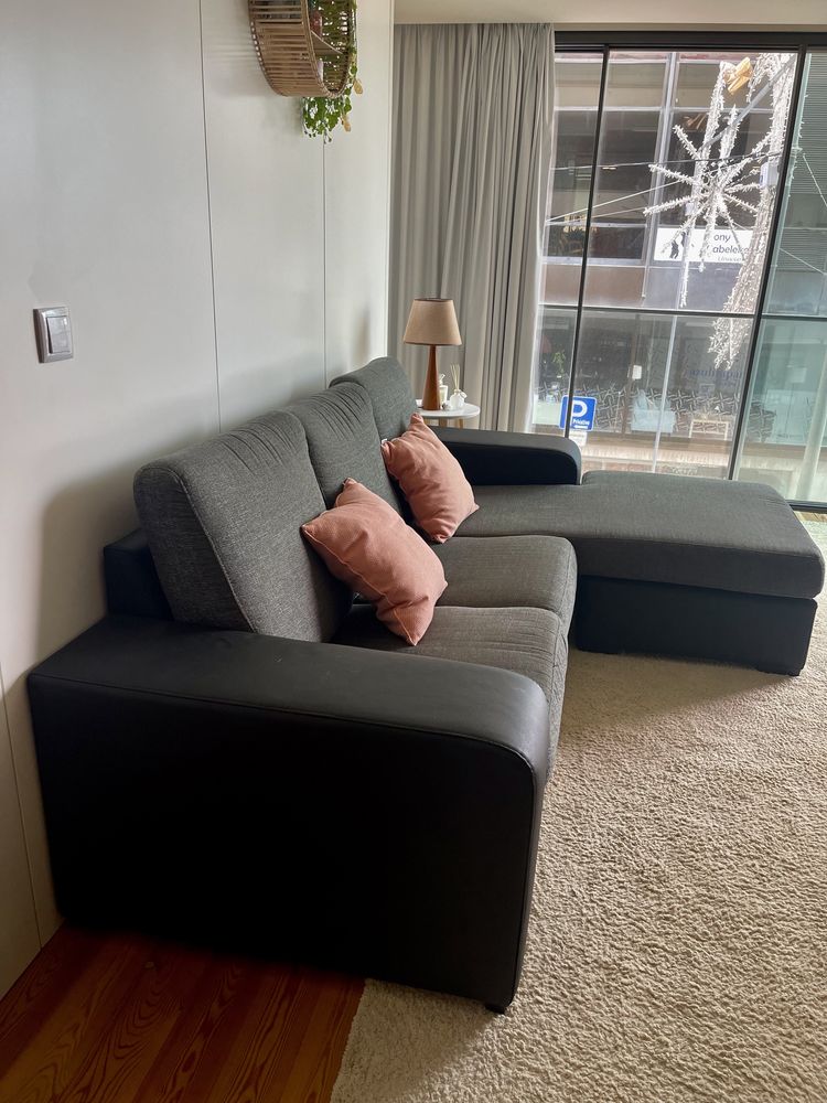Sofá com chaise longue
