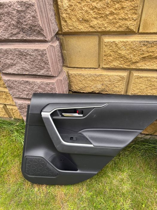 Задній бампер,дверні карти,передні бокові вікна,Toyota Rav 4 x50 USA