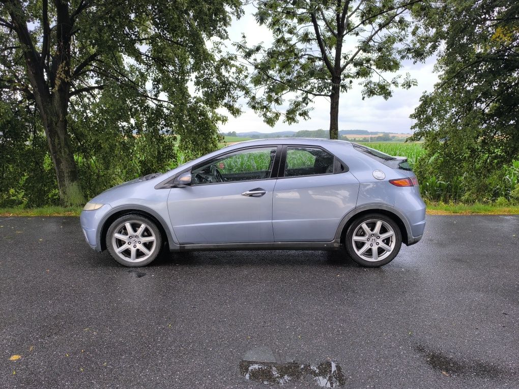 Honda Civic VIII  2.2 ictdi