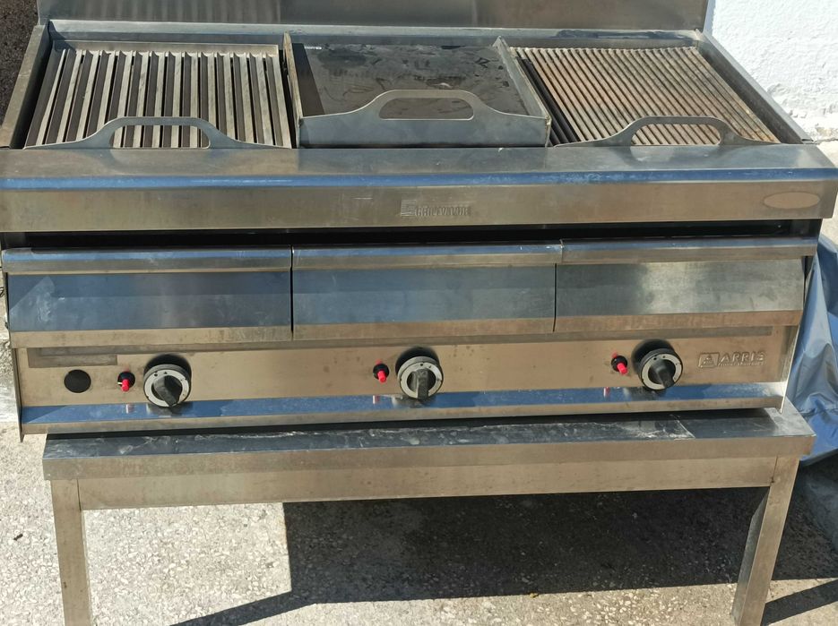 Grelhador com bancada