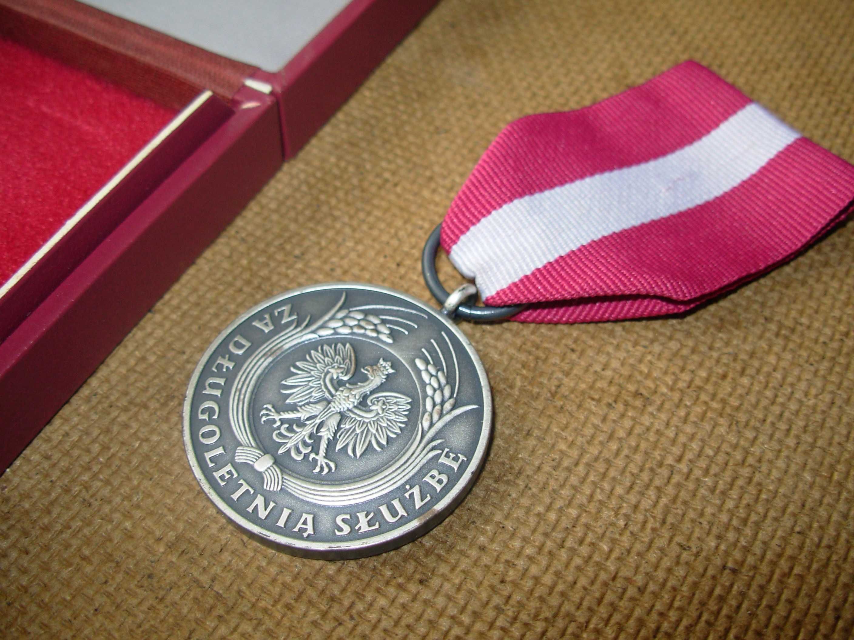 Medal Za Długoletnią Służbę XX III R.P.