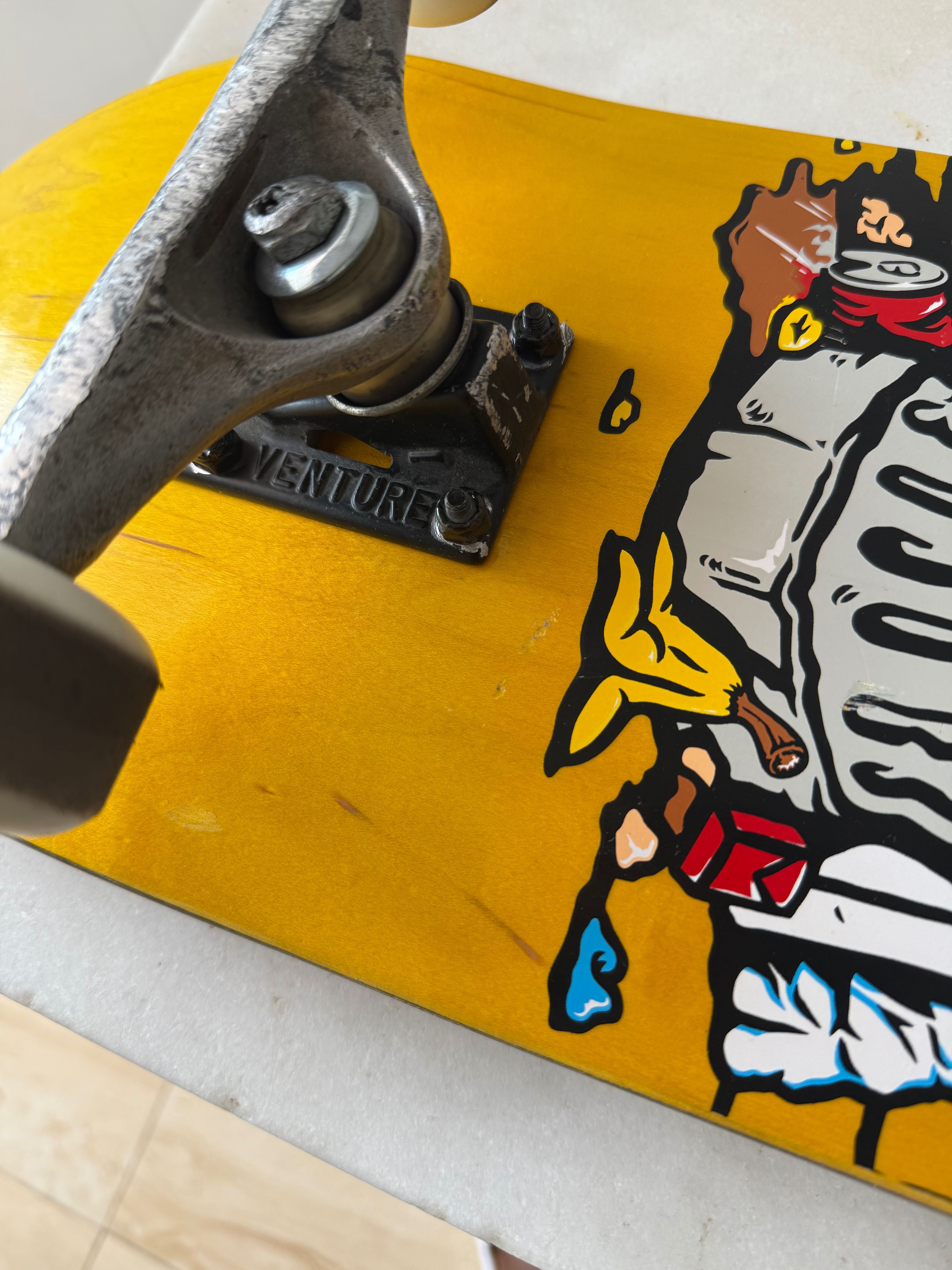 Skate semi novo com pouco uso