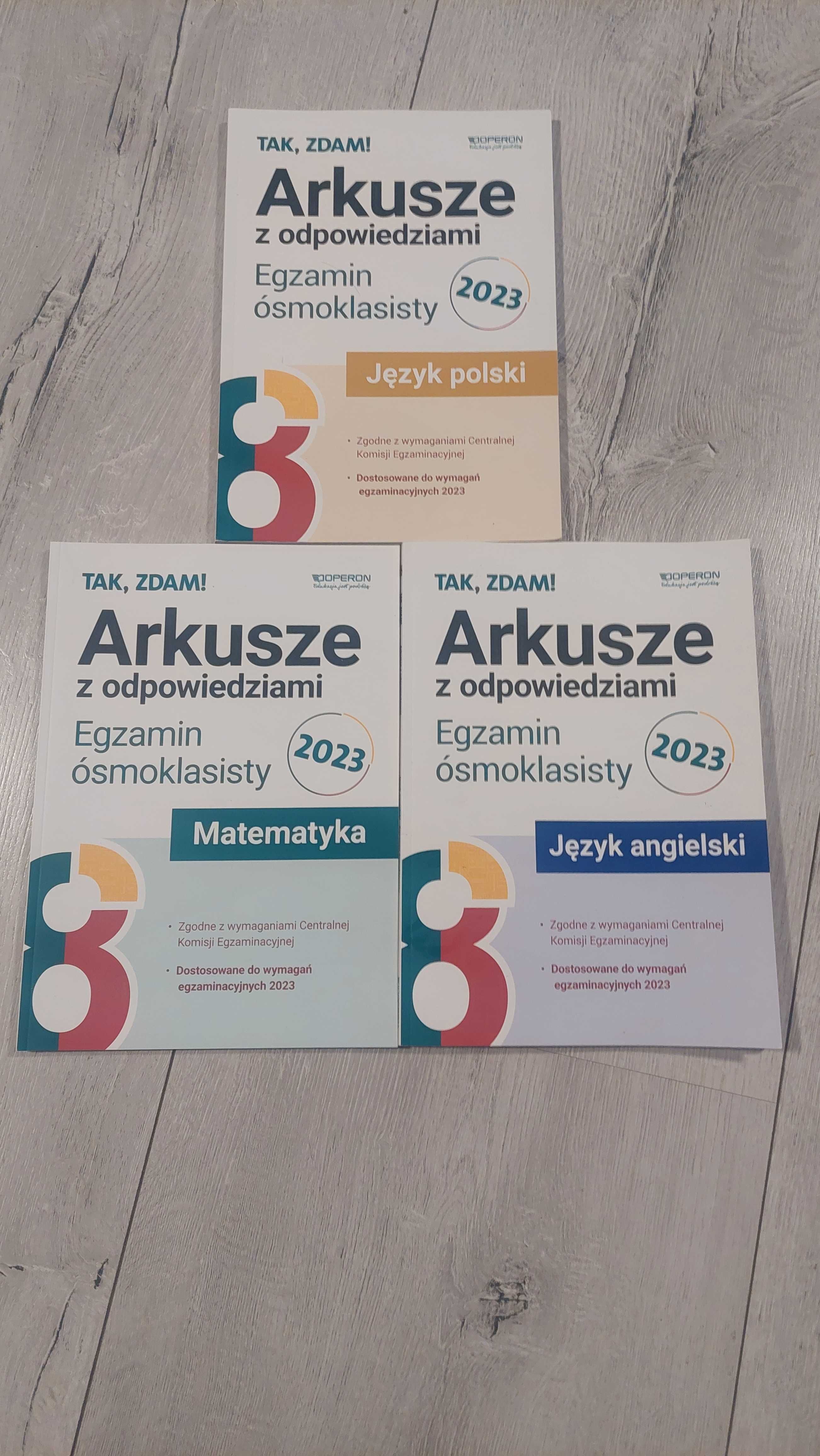 Arkusze egzamin ósmoklasisty ksiązki jak nowe polecam, szczęśliwe!!!