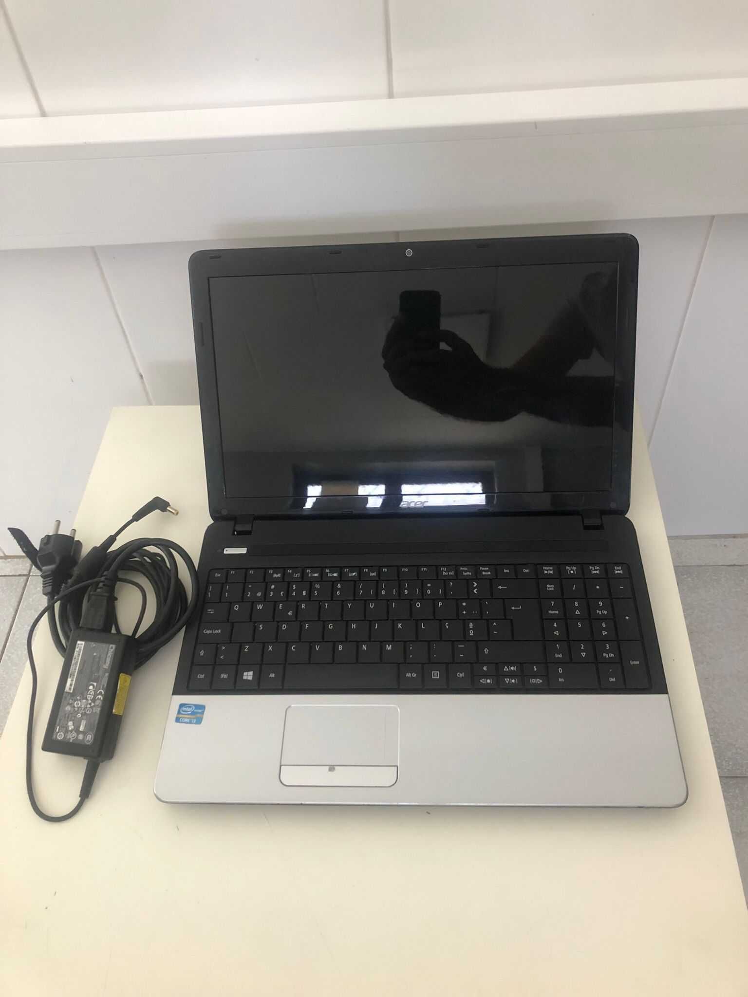 Computador Portátil ACER ASPIRE E1-571 - INTEL I3 - 4GB - 500GB