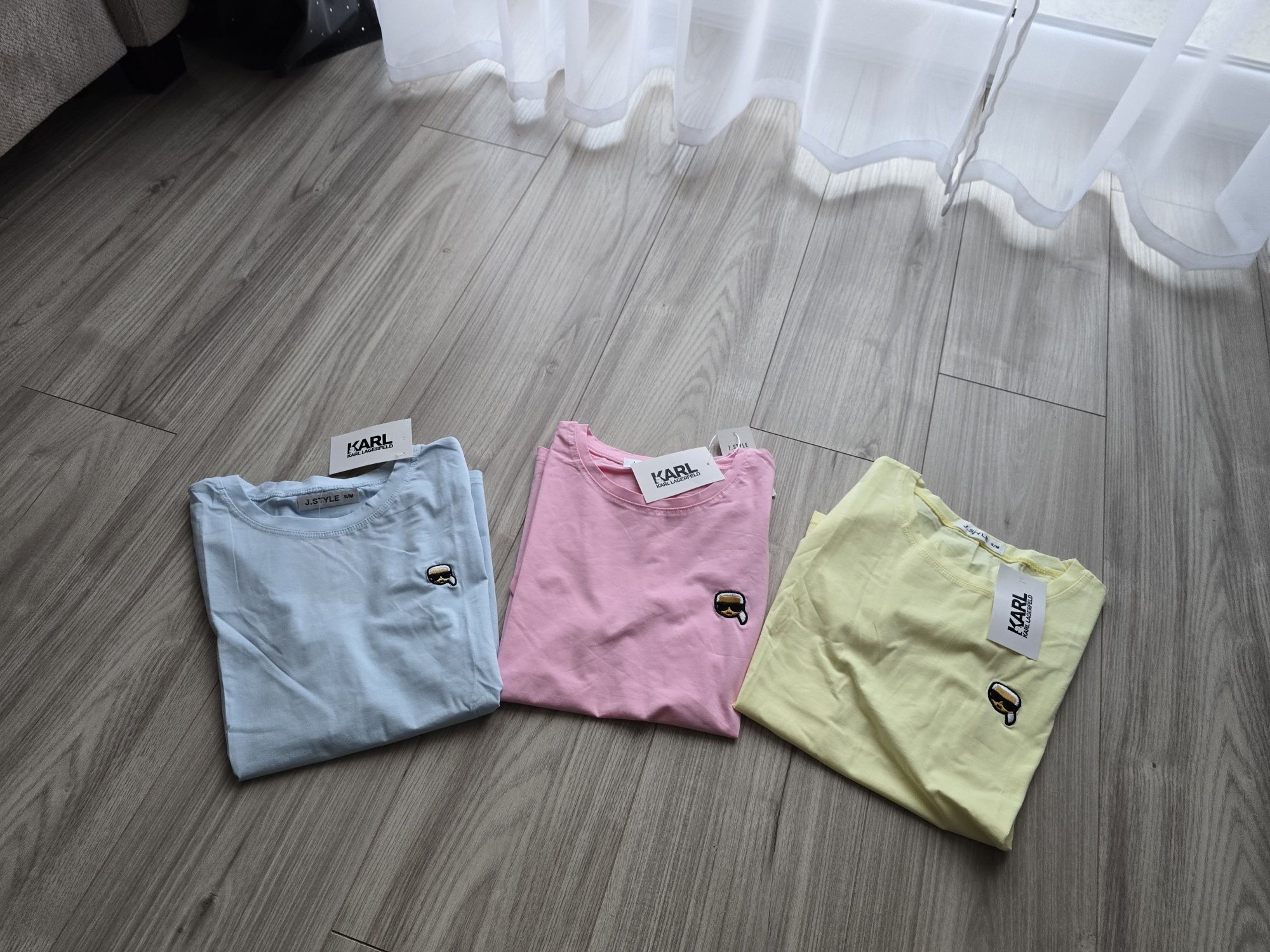 T-shirt karl mała naszywka