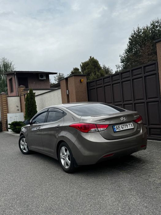 Hyundai Elantra 2013