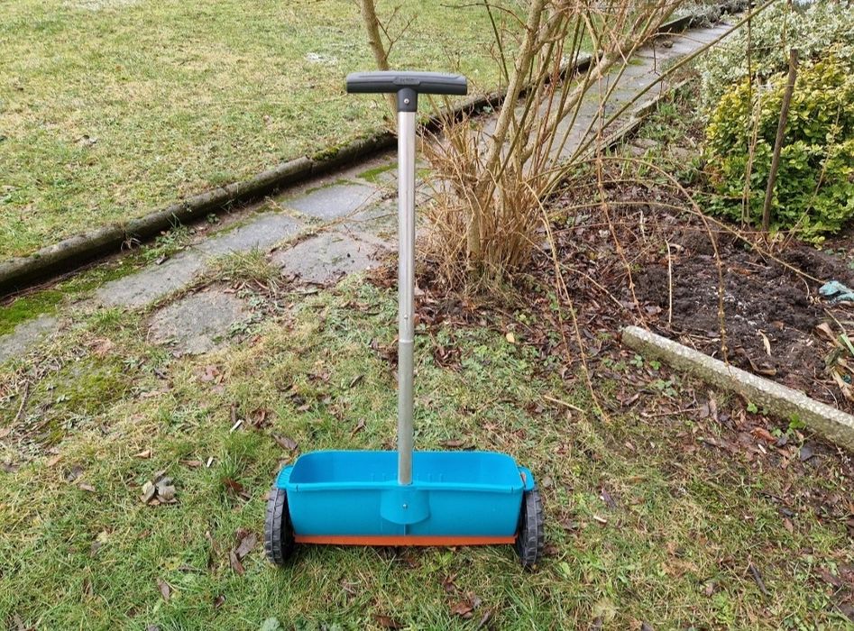 Siewnik ogrodowy firmy Gardena siewnik do trawy nawozu