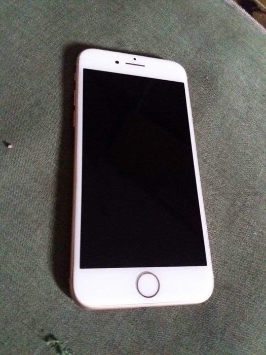 iPhone 8 na 64 gb все родное