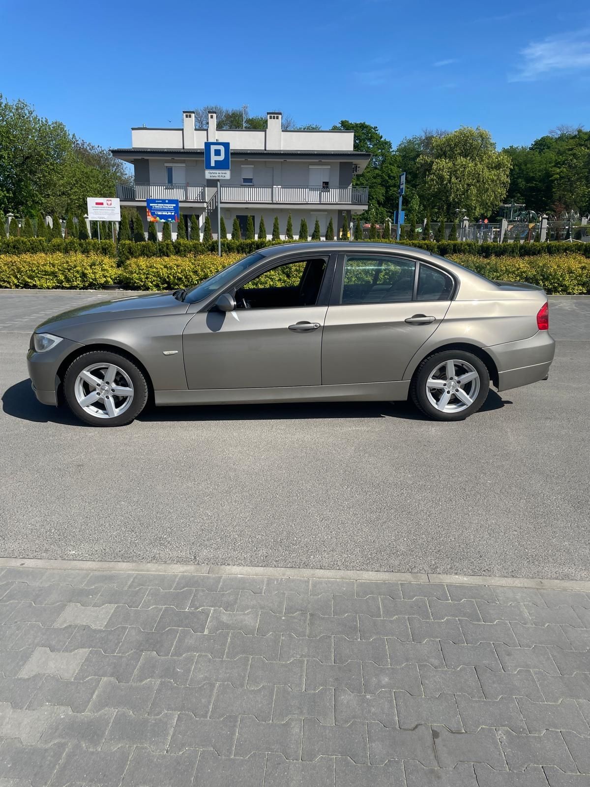 BMW E90 3.18 benzyna