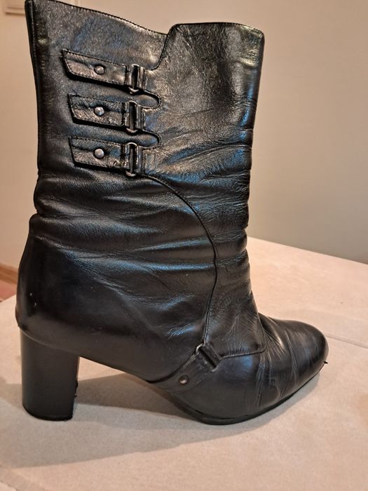 Продам чобітки зимові 38