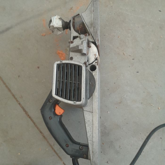 Szlifierka Taśmowa  Czołg  Makita Strug Do Drewna