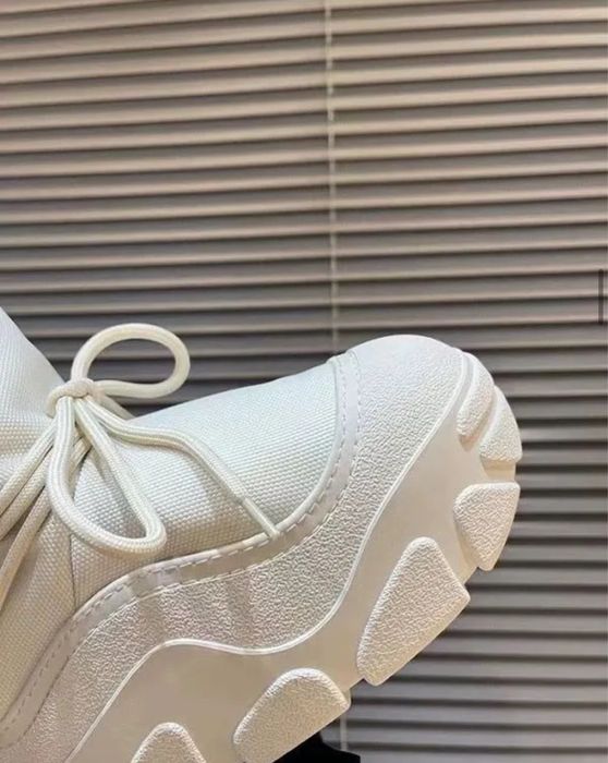 Зимові чоботи уггі як Moonboot