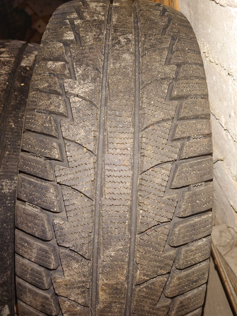 Opony zimowe 225/70 R16