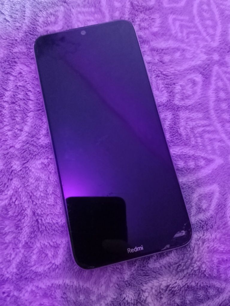 Продам Redmi 8T с разбитым экраном.