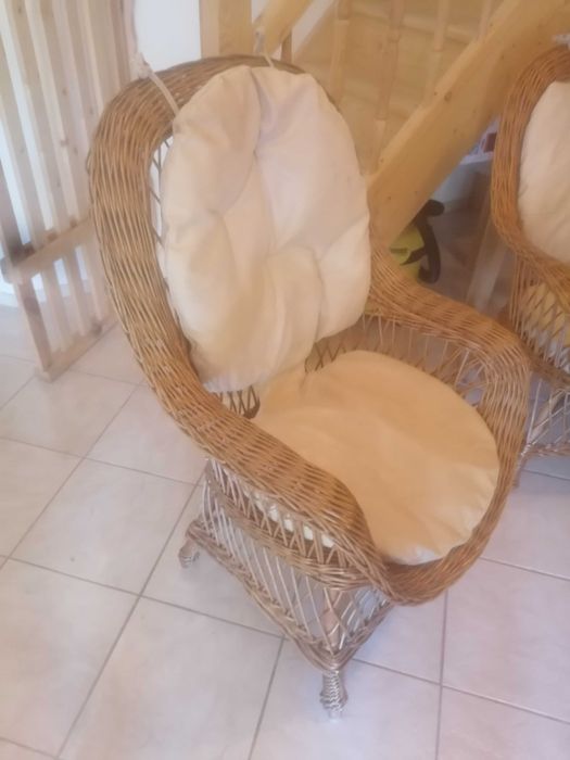 Fotel wiklinowy z poduszką