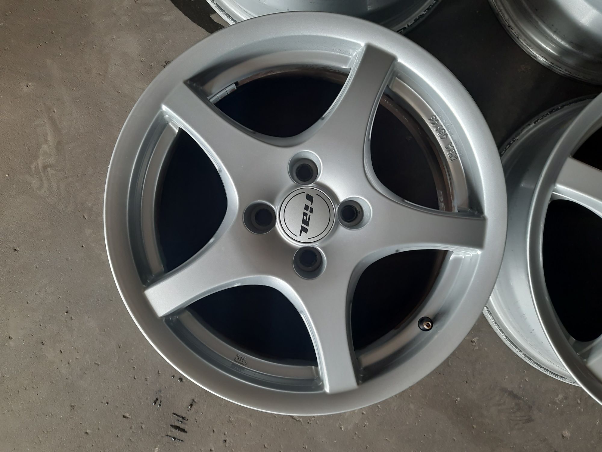 (016) Felgi 16" 4x100 ET 40 6j