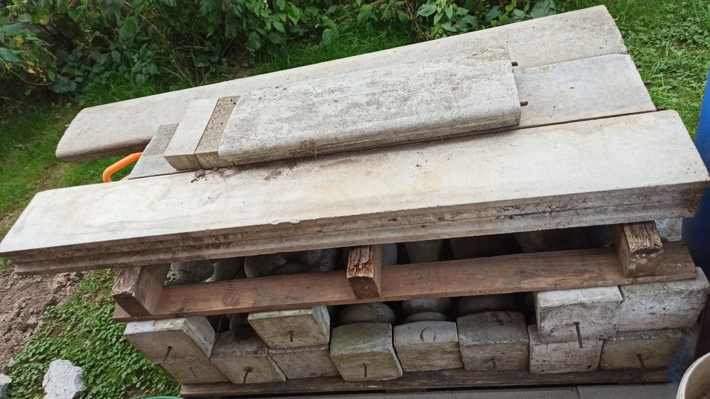 Sg tralki betonowe , balustrada betonowa  cena za całość 12 szt słupkó