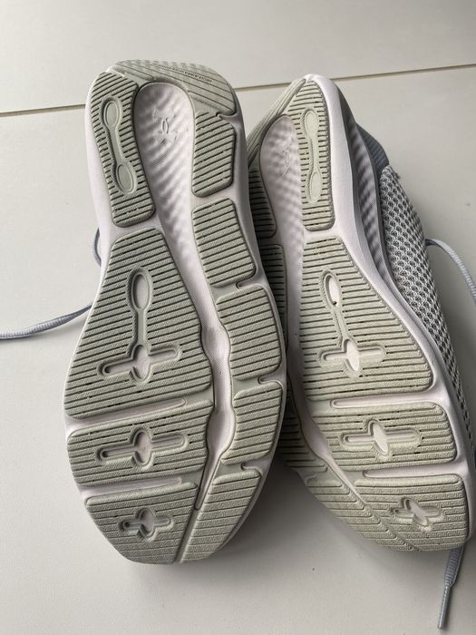 Buty sportowe Under Armour szare rozmiar 40