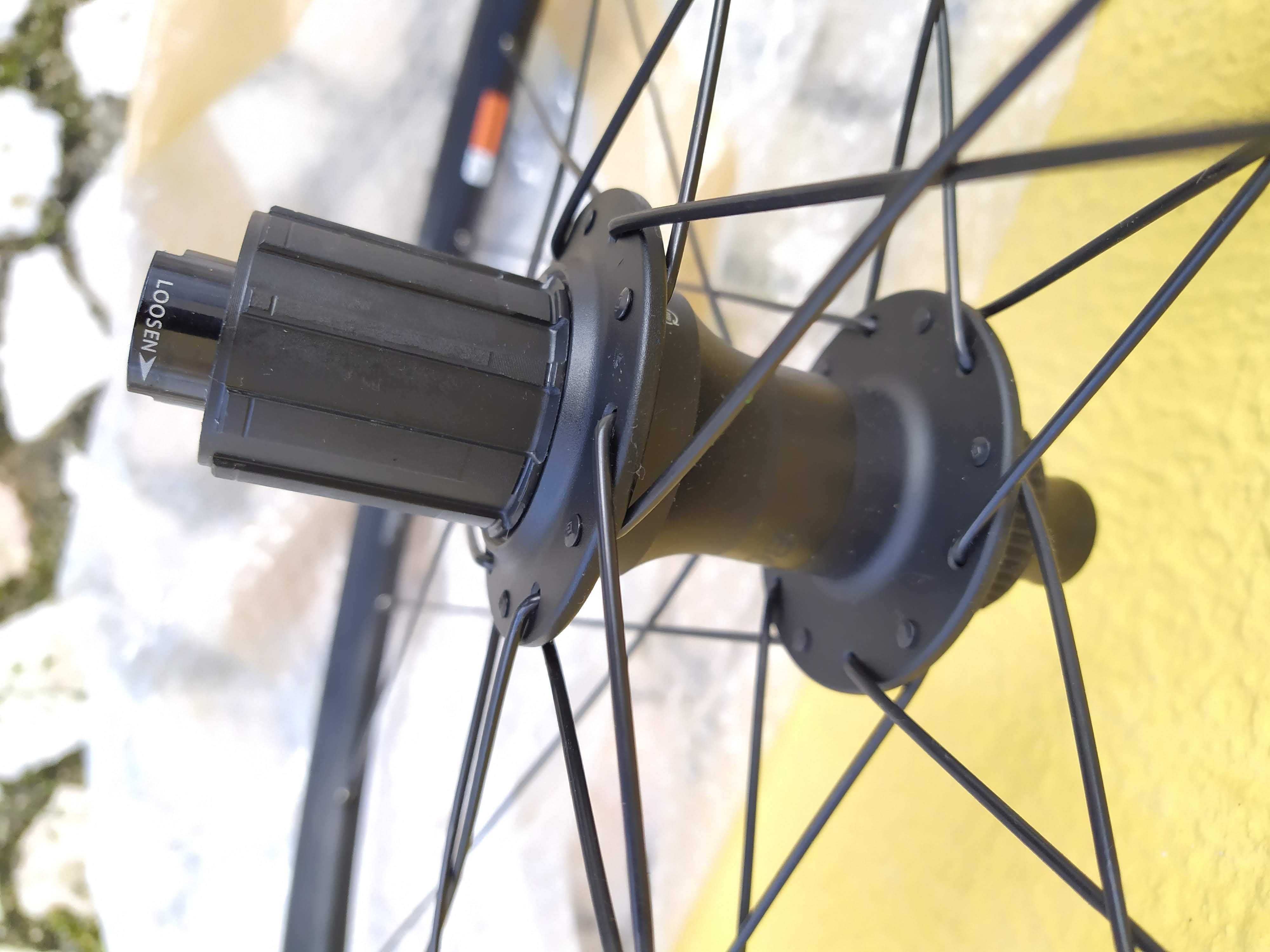 par de rodas de estrada Bontrager Paradigm Disc