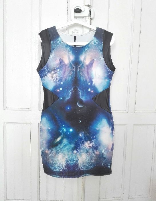 Sukienka Kosmos galaxy motyw kosmosu L XL modelująca skórzane wstawki