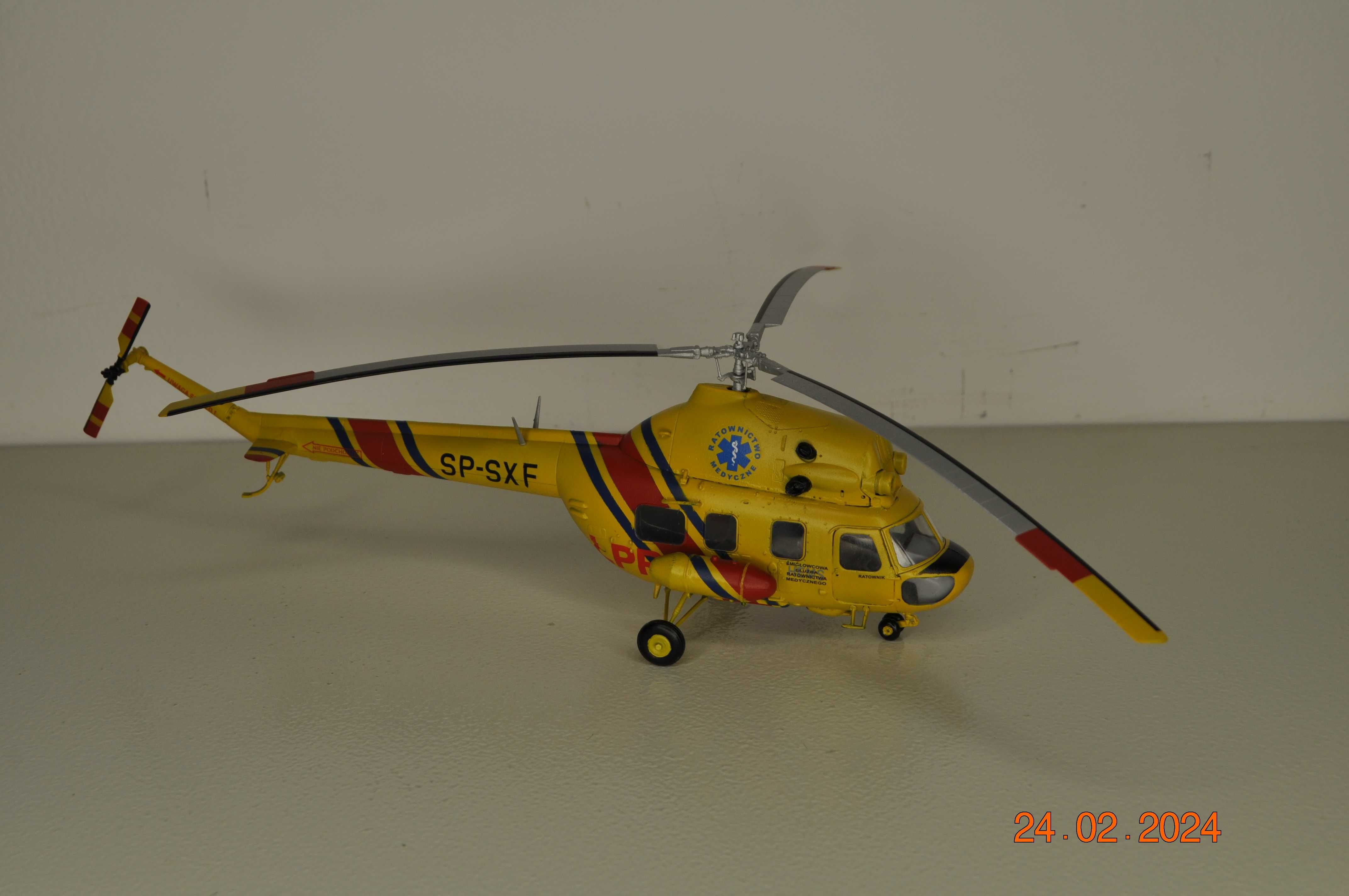 Śmigłowiec LPR Mi-2 Pogotowie SP-SXF Helikopter GOTOWY 1/48