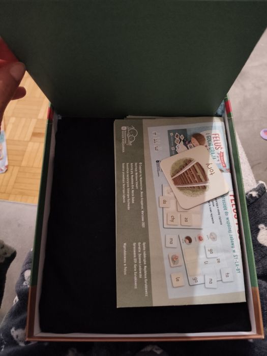 Feluś i Gucio grają w literki