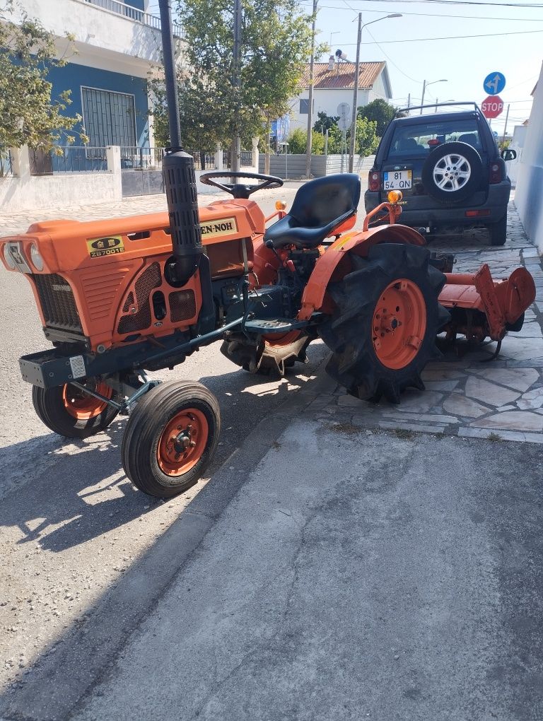 Kubota B7001E /// Frese /// 4x2 /// transporte